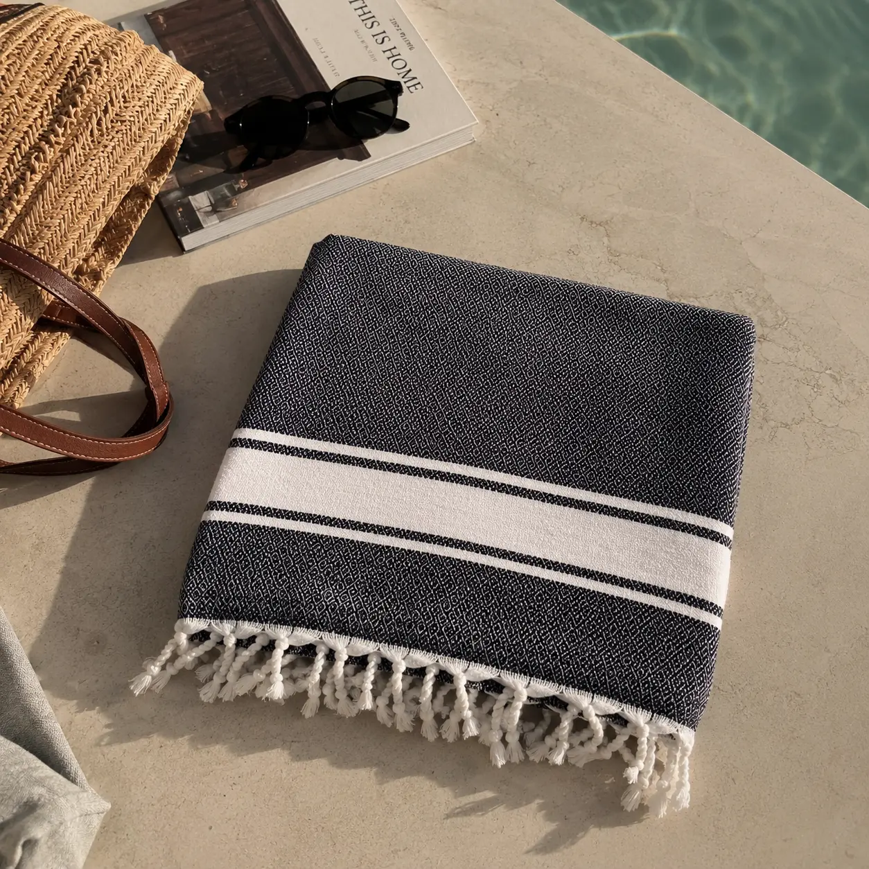 Serviette Bleu Graphite - Taderazt (Tissé à la main ) – Image 3
